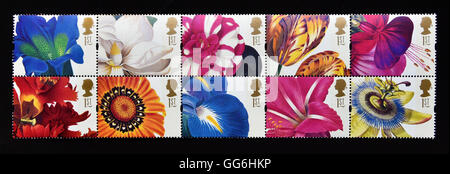 Les timbres-poste. La Grande-Bretagne. La reine Elizabeth II. 1997. Greetings Stamps. 19th.Century Flower Peintures. Se-tenant bloc de 10. Banque D'Images