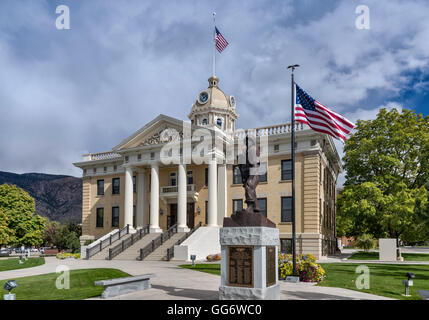 Veterans Memorial en face du palais de justice du comté de Box Elder, 1857, Brigham City, Utah, USA Banque D'Images