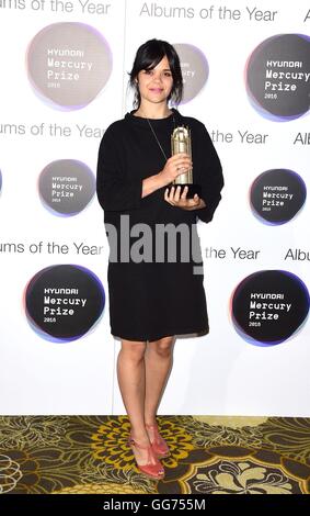 Natasha Khan, mieux connu sous son nom de scène Bat For Lashes, assistant à la Hyundai Mercury Music Prize nominations à l'hôtel Langham Londres. Banque D'Images