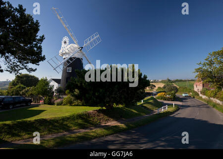 Stow Mill à l'Angleterre sur Paston Norfolk Coast, un moulin à maïs de la tour construite au début des années 1800, maintenant une attraction touristique pour visiteur Banque D'Images