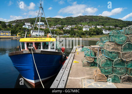 Vue sur le port à Tarbert sur la péninsule de Kintyre à Argyll and Bute en Écosse, Royaume-Uni Banque D'Images