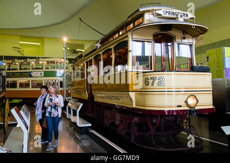 Ancien Tramway Glasgow Riverside à l'affiche au musée des transports à Glasgow, Ecosse, Royaume-Uni Banque D'Images