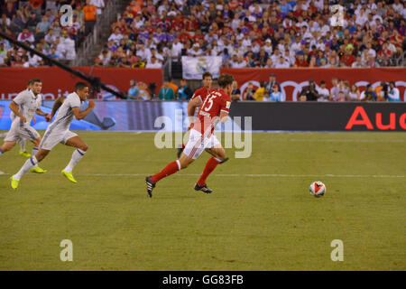 East Rutherford, United States. 06Th Aug 2016. L'équipe de football du Bayern de Munich et le Real Madrid a joué dans un match de Coupe des Champions internationaux à MetLife Stadium à East Rutherford, NEW JERSEY Real Madrid défait Bayern Munich 1-à-0 avec une deuxième demi-objectif. © Albin Lohr-Jones/Pacific Press/Alamy Live News Banque D'Images