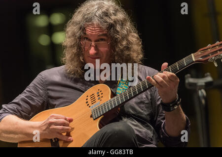 Rome, Italie. 06Th Aug 2016. Kurt Rosenwinkel à la guitare, Tim à la guitare et de Motzer, synthé et Joost Potocka sur batterie joué en concert à la Casa del Jazz à Rome au cours de l'examen 2016 musicaSummertime. © Leo Claudio De Petris/Pacific Press/Alamy Live News Banque D'Images