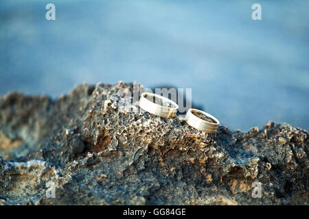 Belle de mariage sur un brach, prises dans l'île de Rhodes, Grèce Banque D'Images