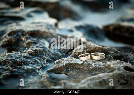 Belle de mariage sur un brach, prises dans l'île de Rhodes, Grèce Banque D'Images