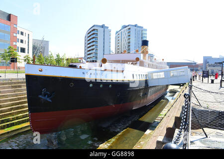 Le SS Nomadic a berté bébé du Titanic Building, Belfast Banque D'Images
