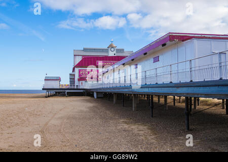 Vue rapprochée de la jetée britannia Great Yarmouth sur un jour lumineux spécial printemps Banque D'Images