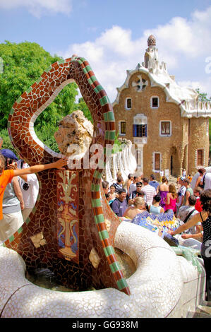 BARCELONA, ES - circa 2008 AOÛT - Vue sur le parc Guell par Antonio Gaudì, vers août 2008, Barcelone. Banque D'Images