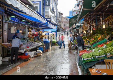 Istanbul, Turquie - 05 octobre 2015 : le marché de Kadiköy à Instambul Banque D'Images