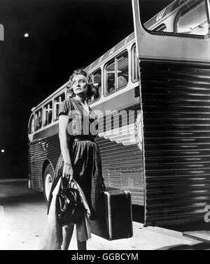 WILDESTE DER UNTER TAUSEND Hud USA 1963 Martin Ritt Voir : Almas (PATRICIA NEAL) au mit dem Grayhoundbus. Regie : Martin Ritt aka. Hud Banque D'Images