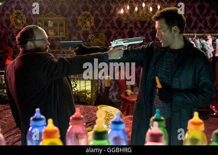 Shoot 'Em Up / Hertz (Paul Giamatti) et Smith (CLIVE OWEN) Régie : Michael Davis aka. Shoot 'Em Up Banque D'Images