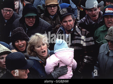 Pays / Country USA 1984 / Richard Pearce Jewell Ivy lebt mit ihrem Mann auf einer Farm au Dakota du Nord, die seit langem Dauernde ihrer Familie im ist. Der Verfall der Getreidepreise Ivys lässt die grosse dans Schwierigkeiten geraten. Ihnen als von einem Tag auf den anderen die Kredite gekündigt werden, scheinen sie am Ende zu sein. Jewell Doch gibt nicht auf. Bild : Jessica Lange als Jewell Ivy Regie : Richard Pearce aka. Pays Banque D'Images