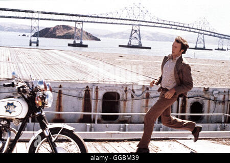 L'INSPECTEUR HARRY L'Inspecteur Harry / USA 1971 / Don Siegel Polizist Harry Callahan (CLINT EASTWOOD) ist à San Franzisko Erpresser und hinter dem Killer son Scorpion... Regie : Don Siegel aka. L'inspecteur Harry Banque D'Images