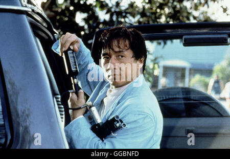 Première grève - JACKIE CHAN'S ERSTSCHLAG / Première grève USA 1996 / Stanley Tong Eigentlich wollte Supercop sich nach Hongkong Jackie aus seinem Observierungsjob in der Ukraine winterlichen etwas Ruhe gönnen. Doch daraus wird nichts, denn Jackie kommt von gefährlichen Verschwörung auf die Spur... Bild : Jackie (JACKIE CHAN) Régie : Stanley Tong aka. Première grève Banque D'Images