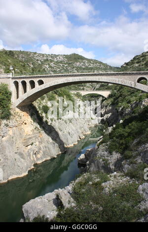 Pont sur la rivière Hérault près du Pont du Diable Banque D'Images