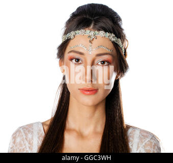 Glamour close up composent, portrait d'une jeune femme sur fond blanc Banque D'Images