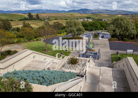 Art installation par Gordon Huether, Artesa Winery, région de Carneros, Napa Valley, California, United States Banque D'Images