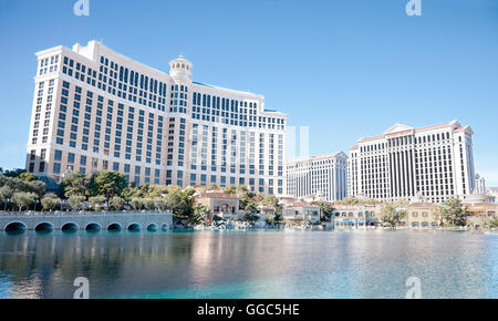 Bellagio, Las Vegas - janvier 13, 2016 : Bellagio (avant gauche) a ouvert ses portes en 1998. Banque D'Images