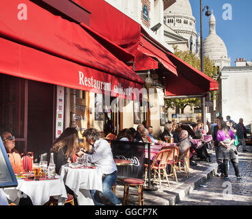 Cafe la vie à Paris à Montmartre Banque D'Images