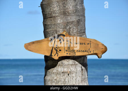 Géographie / billet, les Seychelles, l'Île Amirante, Desroches Island, noix de coco, signe, Additional-Rights Clearance-Info, Seychelles--Not-Available Banque D'Images