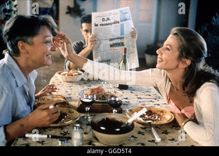 EINE FRAU FÜR ZWEI / Gazon maudit Frankreich 1994 / Josiane Balasko Die Ehe zwischen Laurent und ist eigentlich harmonisch Loli. Das ändert sich als die charmante Extenso, auftaucht Lesbe Marijo. Voir : Laurent (Alain CHABAT, Mitte) bemerkt, dass sich Marijo (Josiane Balasko) immer besser mit senneur Frau (Victoria Abril) versteht. Regie : Josiane Balasko aka. Gazon maudit Banque D'Images