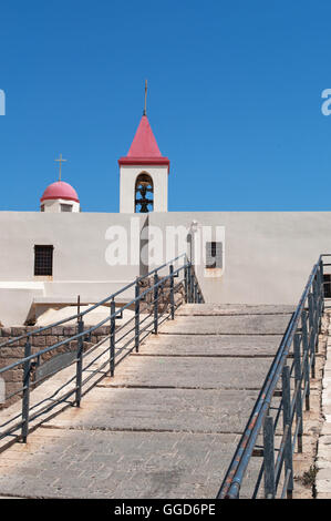 Israël, Acre : le clocher de l'église Saint Jean Baptiste (Saint John's Church), l'église paroissiale de la communauté catholique de rite romain ou Latin Banque D'Images