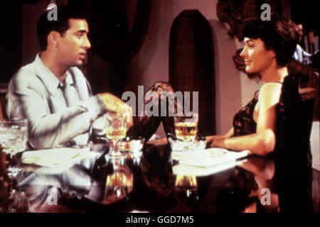 AIRBORNE - FLÜGEL AUS STAHL / Fire Birds USA 1990 / David Green Voir mit (NICOLAS CAGE Jake Preston) et Mary Ellen Trainor (Janet peu) Régie : David Green aka. Les oiseaux de feu Banque D'Images