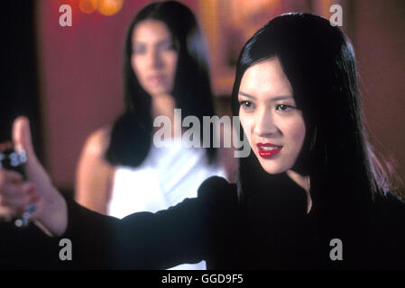 RUSH HOUR 2 Rush Hour 2 USA / 2001 / Brett Ratner Inspecteur en chef Lee von der Police de Hong-Kong und LAPD Detective James Carter à Hong Kong wollen ihren verdienten Urlaub machen. Carter ist mit einem chinesischen und Wörterbuch bewaffnet va dans der exotischen idylle complète machen. Zollbeamte als zwei amerikanische ermordet, bekommt werden zu den Lee Automne. Trotz charretiers proteste stecken die zwei bald im dicksten Schlamassel. Die Spur führt zum Triadenboss Ricky Tan und der setzt seine Geheimwaffe Hu Li (Zhang Ziyi) auf die flics un... Regie : Brett Ratner aka. Rush Hour 2 Banque D'Images