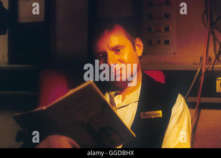 VIEL PASSIERT - DER FILM BAP / D 2001 / Wim Wenders Wim Wenders und Wolfgang Niedecken haben eine Kollage aus seltenen, Archivbildern aktuellen Konzertaufnahmen, Texten und von Kommentaren Niedecken und von Gastauftritten Wolf Biermann, Marie Bäumer, Joachim KRñL und der Band colère 77 zusammengestellt. Daraus ist ein faszinierendes Portrait der Band BAP entstanden, die seit 25 Jahren an der Spitze deutscher Rockbands stehen... Regie : Wim Wenders Banque D'Images