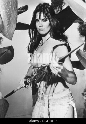 DER SECHSTE KONTINENT / à la partition du GO 1976 / Kevin Connor CAROLINE MUNRO als Dia Regie : Kevin Connor aka. À la terre du chef Banque D'Images