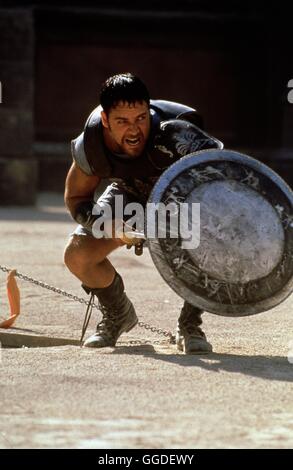 GLADIATOR / GLADIATOR UK/USA 2000 / Ridley Scott Kaiser Marc Aurèle défini den verdienten zu seinem Nachfolger Général Maximus. Doch sein Sohn Commodus eifersüchtiger vereitelt nach dem Tod seines Vaters dessen Pläne. Verstößt er und dessen Maximus Familie und gibt den Befehl sie zu töten. Maximus Doch kann entkommen und kehrt nach Jahren als Gladiator nach Rom zurück. Er hat nur ein Ziel vor Augen : den mord un senneur Familie zu rächen und den Herrscher Rom zu töten. RUSSEL CROWE Filmszene mit (Maximus) Régie : Ridley Scott aka. GLADIATOR Banque D'Images