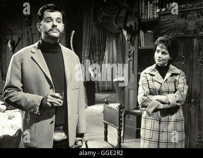 DER WÜRGER VON SCHLOSS BLACKMOOR / Deutschland / Harald Reinl 1963 WALTER GILLER als Edgar, KARIN DOR als Claridge, in einer Filmszene aus 'Der Würger von Schloss Blackmoor', 1963 Regie : Harald Reinl Banque D'Images