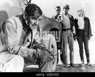 MISFITS - NICHT GESELLSCHAFTSFÄHIG / The Misfits USA 1961 / John Huston Voir mit Clark Gable (Gay Langland), Montgomery CLIFT (Perce Howland), ELI WALLACH (Guido) et MARILYN MONROE (Roslyn Taber). Regie : John Huston aka. Les Misfits Banque D'Images