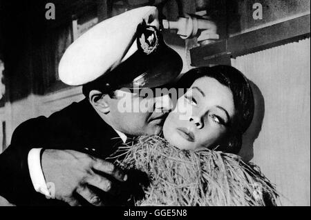 DAS NARRENSCHIFF / Ship of Fools USA 1965 / Stanley Kramer Voir mit CHARLES KORVIN (Capitaine Thiele) und Vivien Leigh (Mary Treadwell). Regie : Stanley Kramer aka. Ship of Fools Banque D'Images