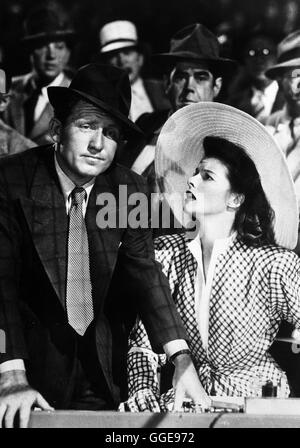 DIE FRAU, VON DER MAN SPRICHT Femme de l'année USA 1942 / George Stevens Voir mit Spencer Tracy (Sam) und Katharine Hepburn (TESS). Regie : George Stevens aka. Femme de l'année Banque D'Images