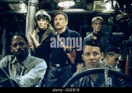 U - 571 - 571 U / USA 2000 / Jonathan Mostow v.l.n.r. : Eddie (T.C.CARSON), Offizer Le lieutenant Tyler (MATTHEW McCONAUGHEY), chef Klough (Harvey Keitel), le lieutenant Hirsch (JAKE WEBER), le lapin (ESTES) Régie : Jonathan Mostow aka. U - 571 Banque D'Images