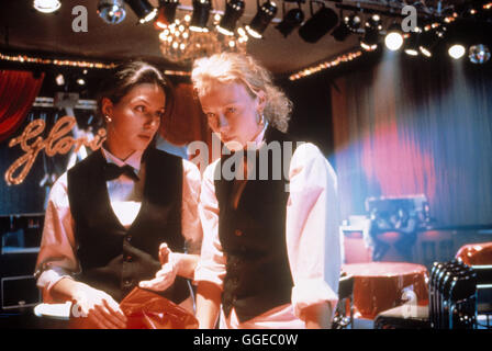 DER BEWEGTE MANN / Deutschland / 1994 Sönke Wortmann Martina Gedeck (Julia), Katja RIEMANN (Doro), dans "der bewegte Mann', 1994. Regie : Sönke Wortmann Banque D'Images