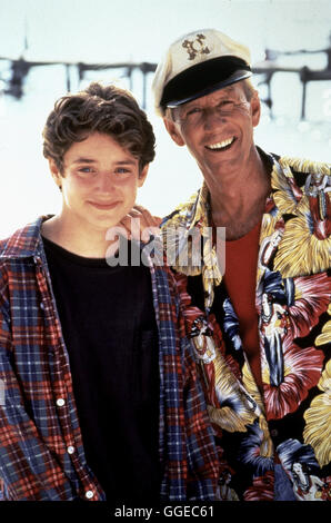 FLIPPER / USA 1996 / Alan Shapiro Sandy als Elijah Wood, PAUL HOGAN, porter la SLA dans 'Flipper', 1996. Regie : Alan Shapiro Banque D'Images