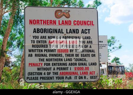 Permis d'entrée sont nécessaires pour tous les visiteurs à l'Arnhemland, Territoire du Nord, Australie. Banque D'Images