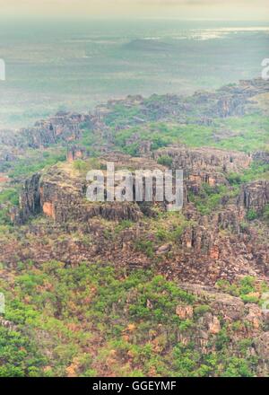 Regardant vers le bas sur l'Arnhemland escarpement. Banque D'Images