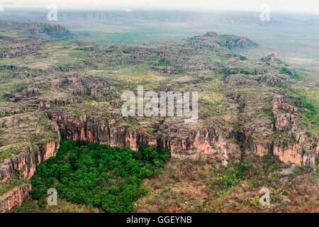 Regardant vers le bas sur l'Arnhemland escarpement. Banque D'Images