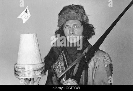 DER REGENSCHIRMMÖRDER / Le coup du parapluie Frankreich 1980 / Gérard Oury Pierre Richard, in einer aus Filmszene Regenschirmmörder', 'Der 1980 Regie : Gérard Oury aka. Le coup du parapluie Banque D'Images