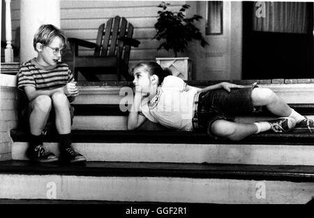 Ma fille - MEINE ERSTE LIEBE / My Girl USA 1991 / Howard Zieff Vada (Foto : ANNA CHLUMSKY) und ihr neuer Freund Thomas (Macaulay Culkin). Regie : Howard Zieff aka. Ma fille Banque D'Images