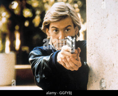 SCHÜSSE, KÜSSE UND SPIONE / Gotcha USA 1985 / Jeff Kanew ANTHONY EDWARDS (Jonathan Moore) Régie : Jeff Kanew aka. Gotcha Banque D'Images