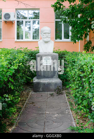 Monument pour Ivan Petrovitch Pavlov le premier Russe Prix Nobel d'Orenbourg, Russie Banque D'Images