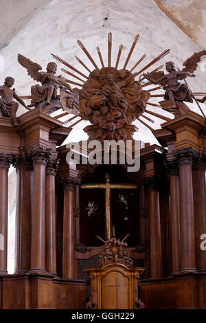 Autel en bois décorations de l'Église catholique romaine de saint François et de Saint Bernard a également connu sous le nom de Bernardine église dédiée à saint François d'assise et Bernardino de Sienne dans la vieille ville de Vilnius, Lituanie Banque D'Images