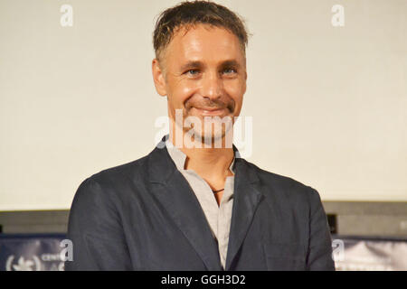 Pompéi, Italie. Le 05 août, 2016. L'acteur italien Raoul Bova a reçu le Prix du cinéma italien au cours d'une cérémonie qui a eu lieu au centre d'achat 'La Cartiera' à Pompéi (Naples). Au printemps 2016 Raoul est la star et le producteur de la série TV 'Friendly Fire TF45 - Héros de l'amour', qui est rejoint par Megan Montaner, Romina Mondello Andrea Sartoretti. Il sera l'étoile de la cinquième à la télé 'Ultimo'. © Maria Consiglia Izzo/Pacific Press/Alamy Live News Banque D'Images