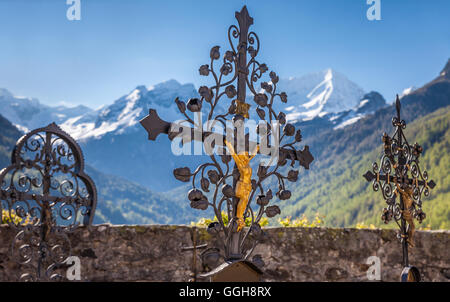 Géographie / voyages, Italie, Tyrol du Sud, l'ancien cimetière croix sur le cimetière de rein in Taufers, Reintal Additional-Rights Clearance-Info,--Not-Available Banque D'Images