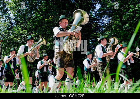 Brass band traditionnel à un festival à Dietramszell, Haute-Bavière, Bavière, Allemagne Banque D'Images